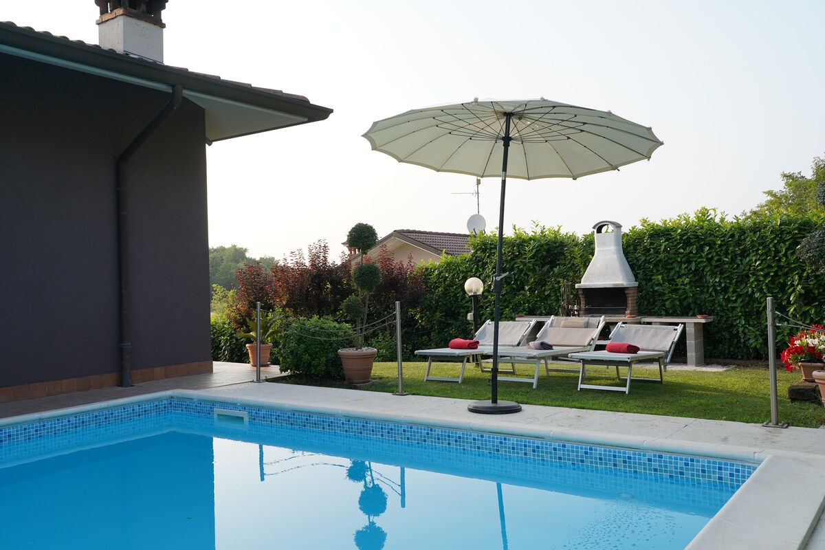 Piscina privata di Villa Elisa Relax